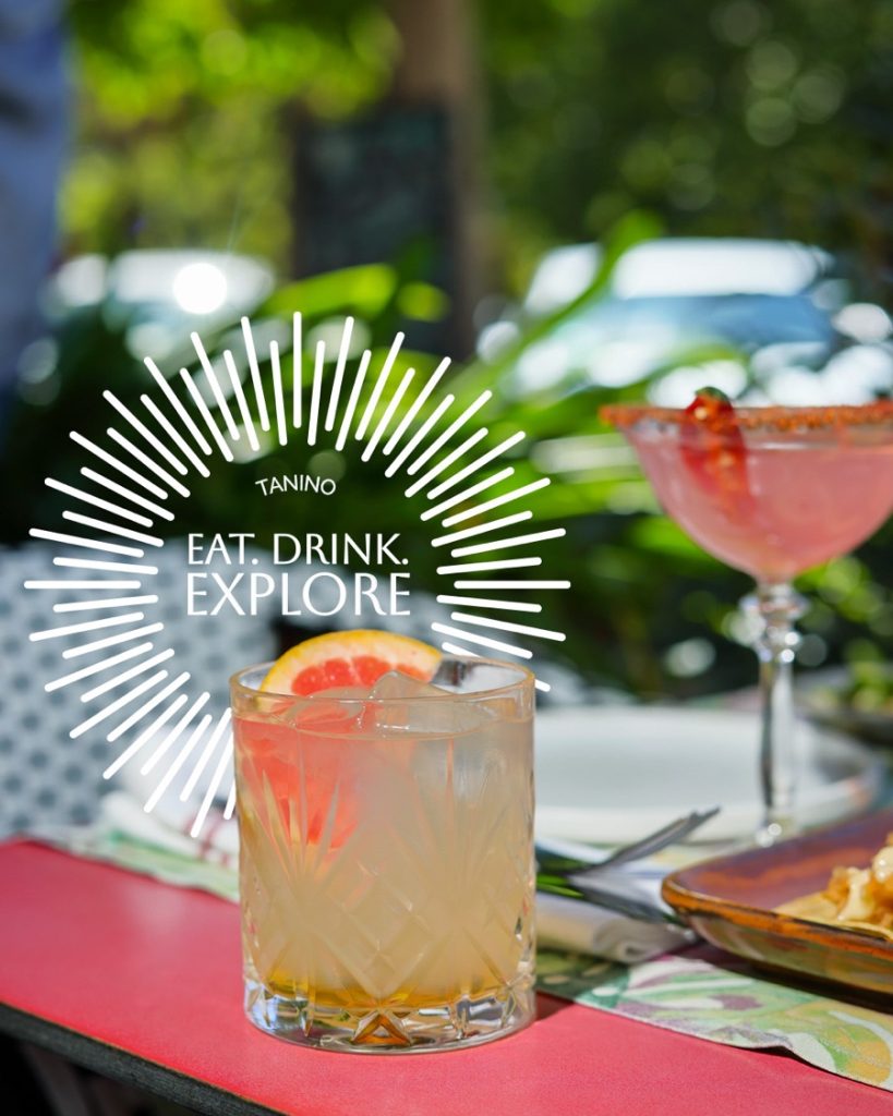 Cóctel refrescante en la terraza de Tanino: eat, drink, explore